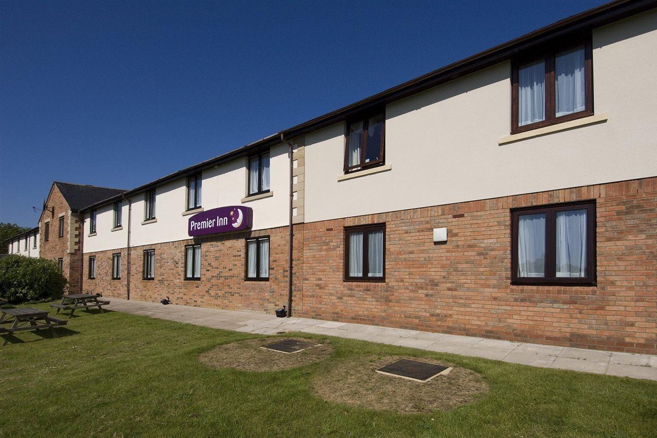 Premier Inn Premier Inn Silverstone Syresham Exterior photo