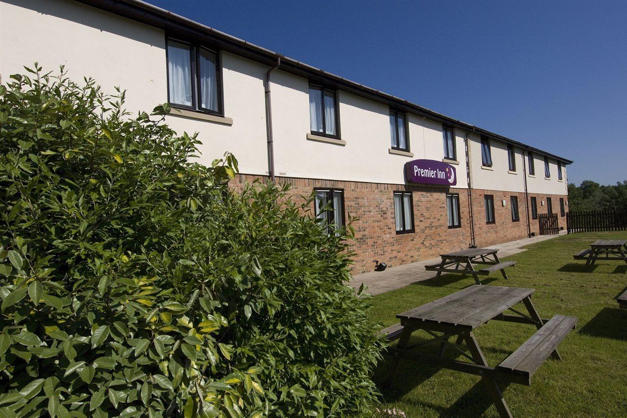 Premier Inn Premier Inn Silverstone Syresham Exterior photo