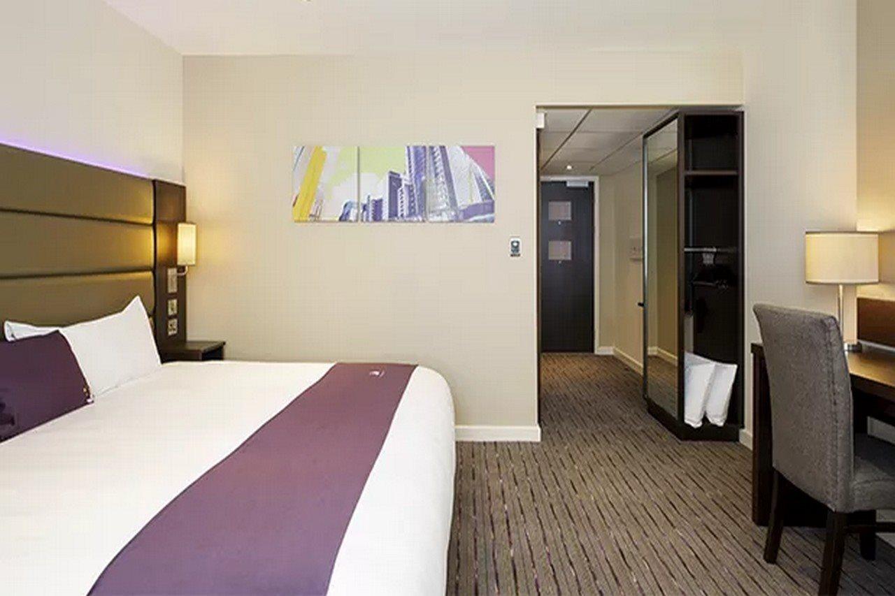 Premier Inn Premier Inn Silverstone Syresham Exterior photo