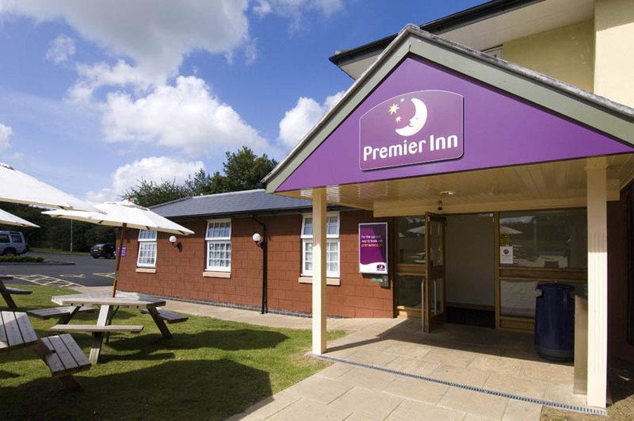 Premier Inn Premier Inn Silverstone Syresham Exterior photo